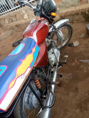 Bajaj Avenger 200 2014 Pink