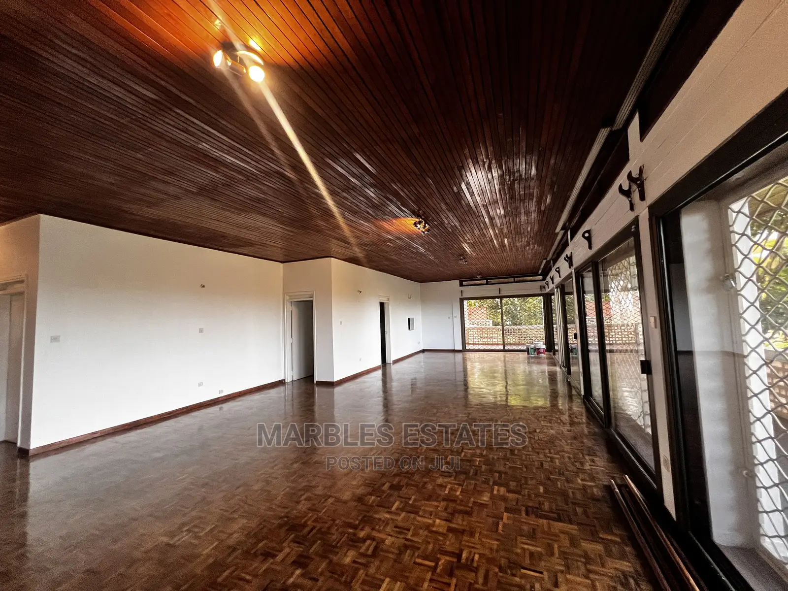 6bdrm Bungalow in Mbuya, Central Division for Rent