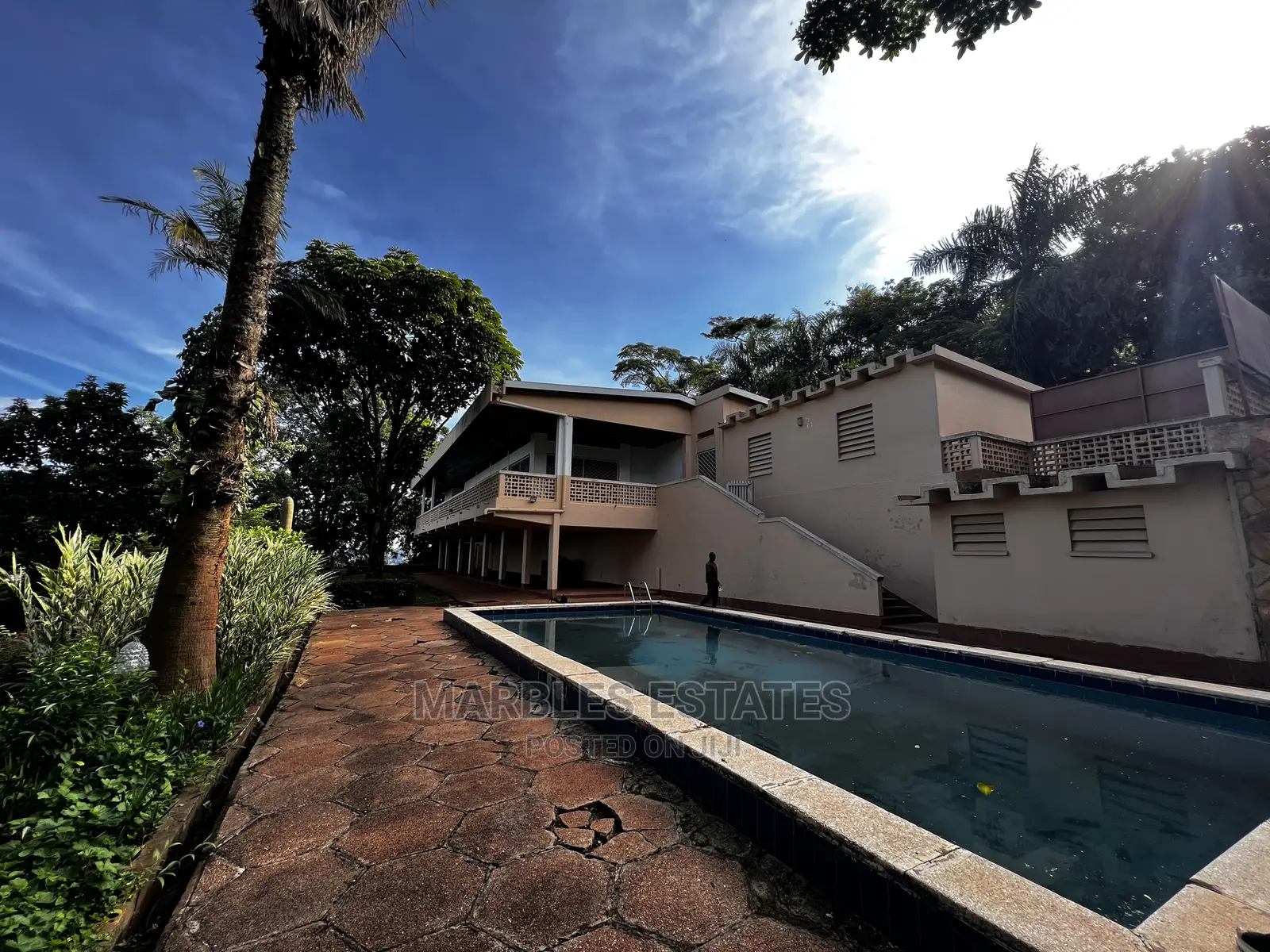 6bdrm Bungalow in Mbuya, Central Division for Rent