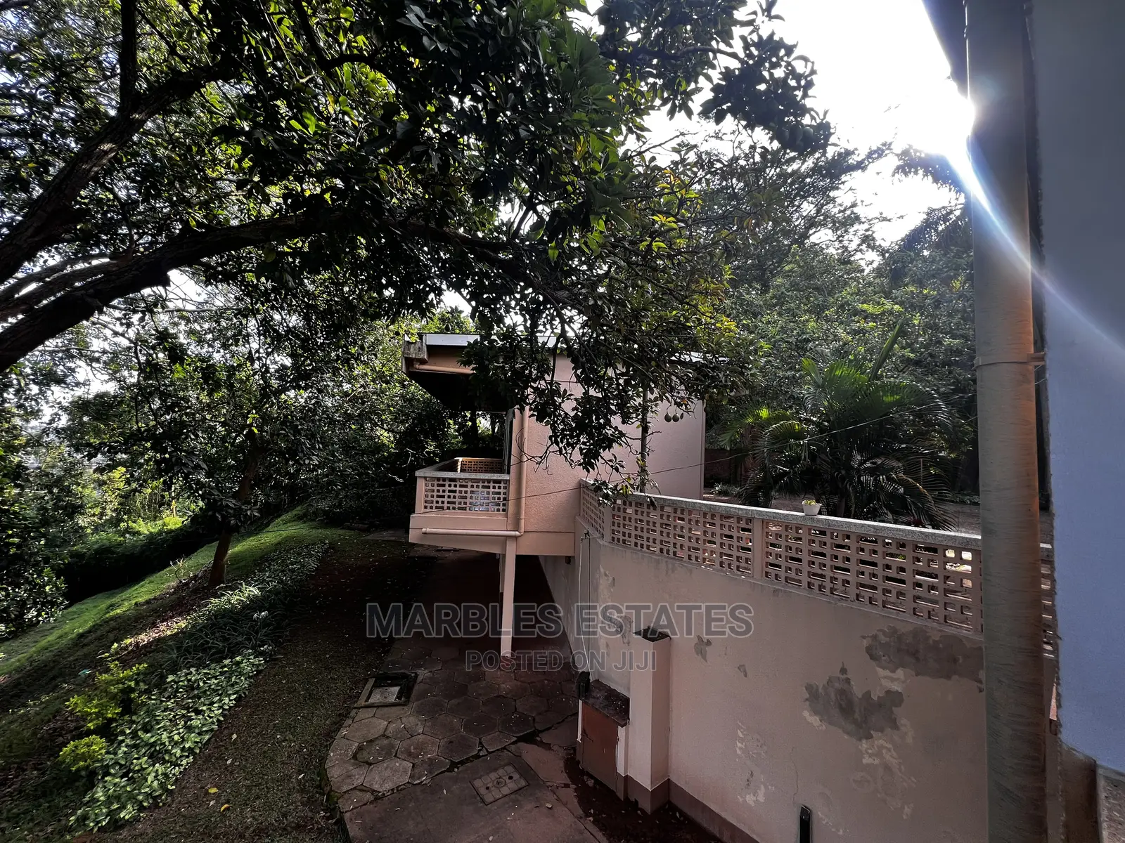 6bdrm Bungalow in Mbuya, Central Division for Rent