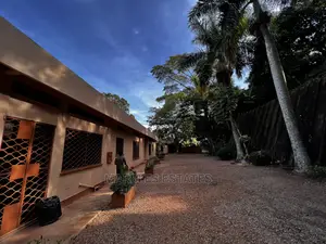 6bdrm Bungalow in Mbuya, Central Division for Rent