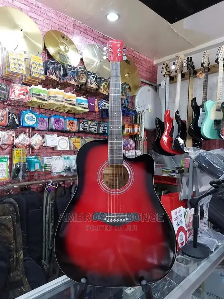 Genuine Quality YAMAHA Full Size Amplified Acoustic Guitar