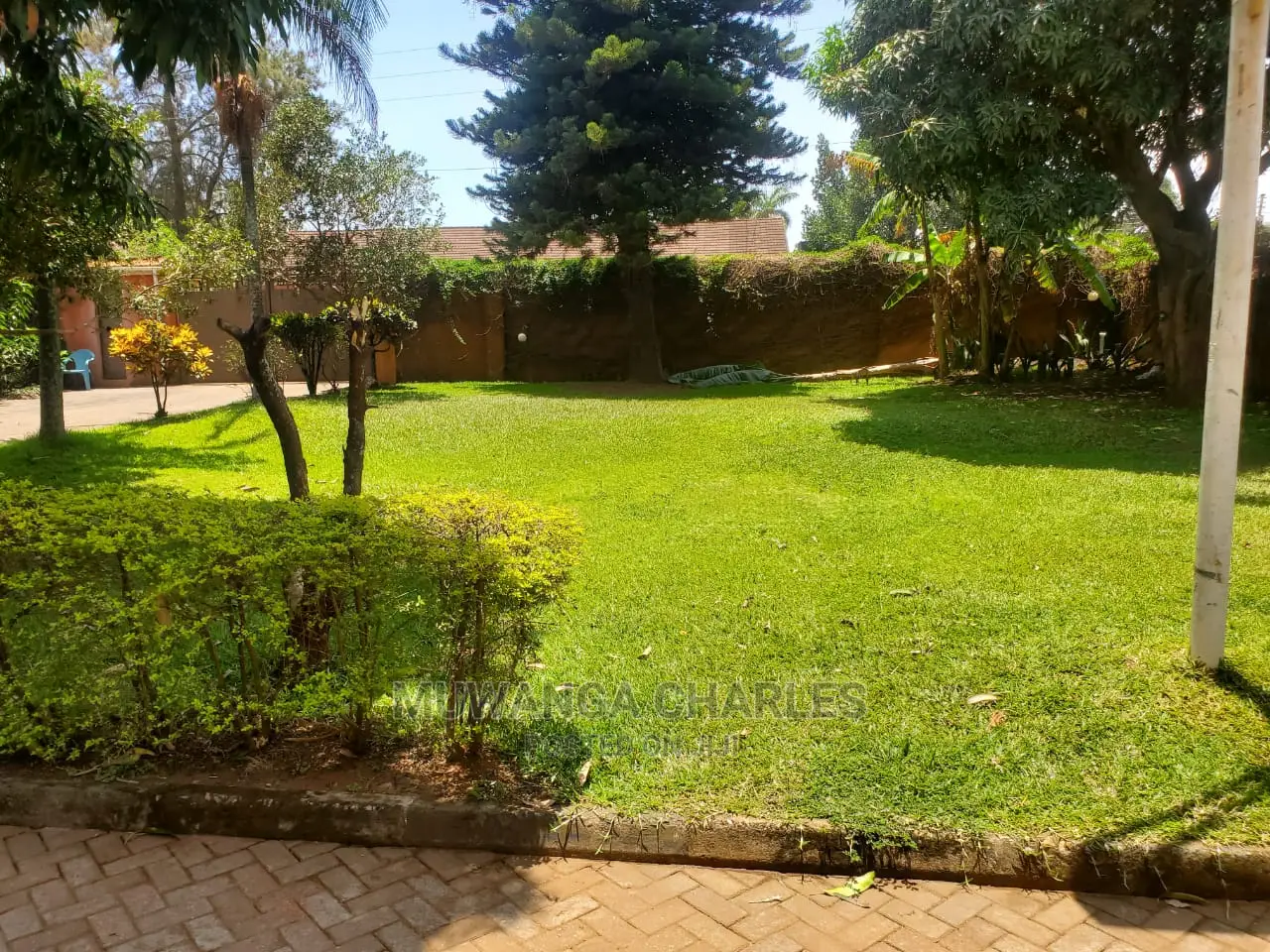 6bdrm Duplex in Fs Properties Ltd, Central Division for Sale