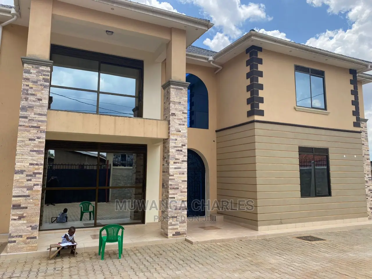 5bdrm Duplex in Fs Properties Ltd, Central Division for Sale