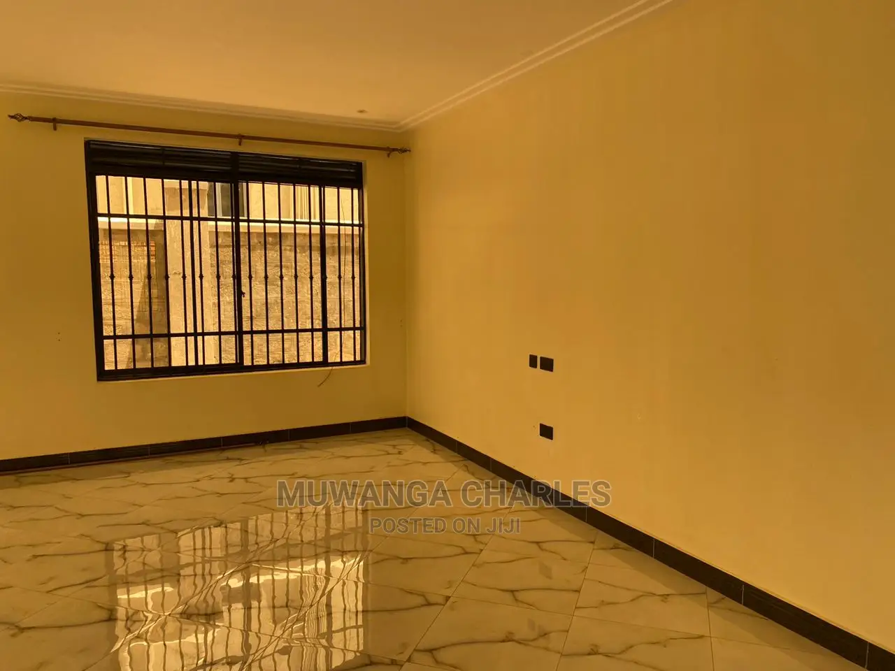 5bdrm Duplex in Fs Properties Ltd, Central Division for Sale