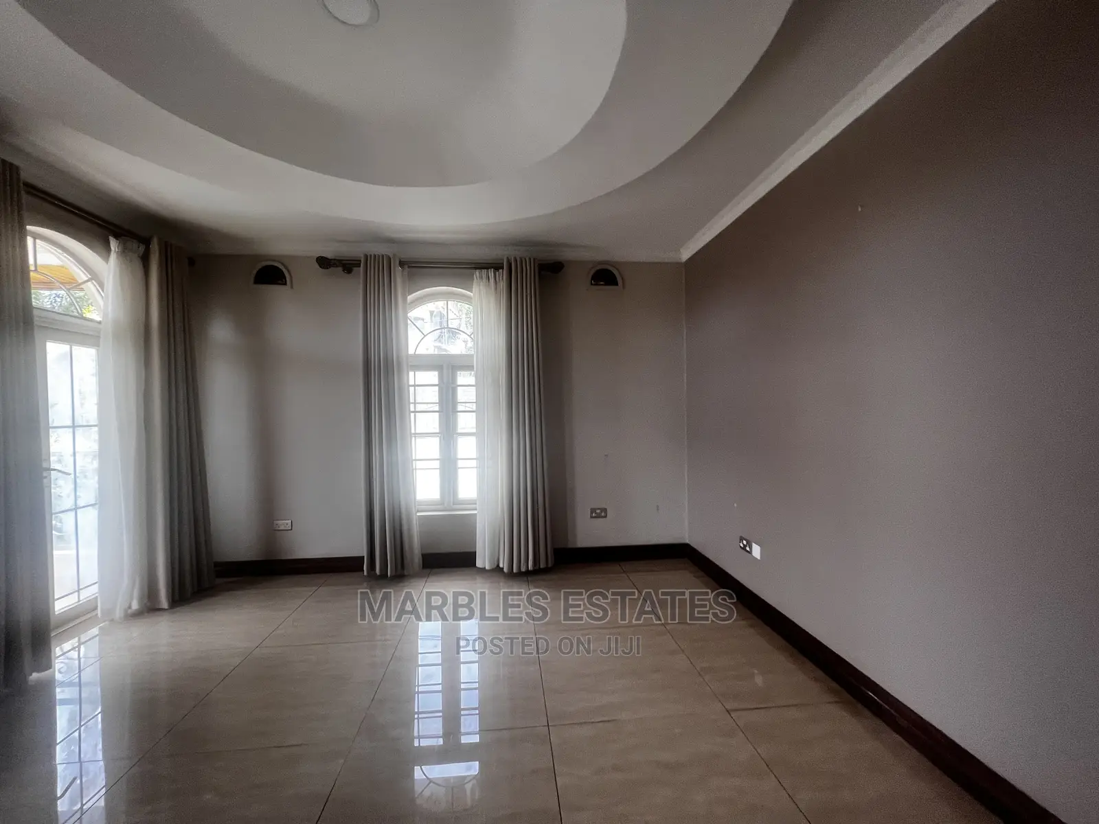 7bdrm Mansion in Mbuya, Central Division for Sale
