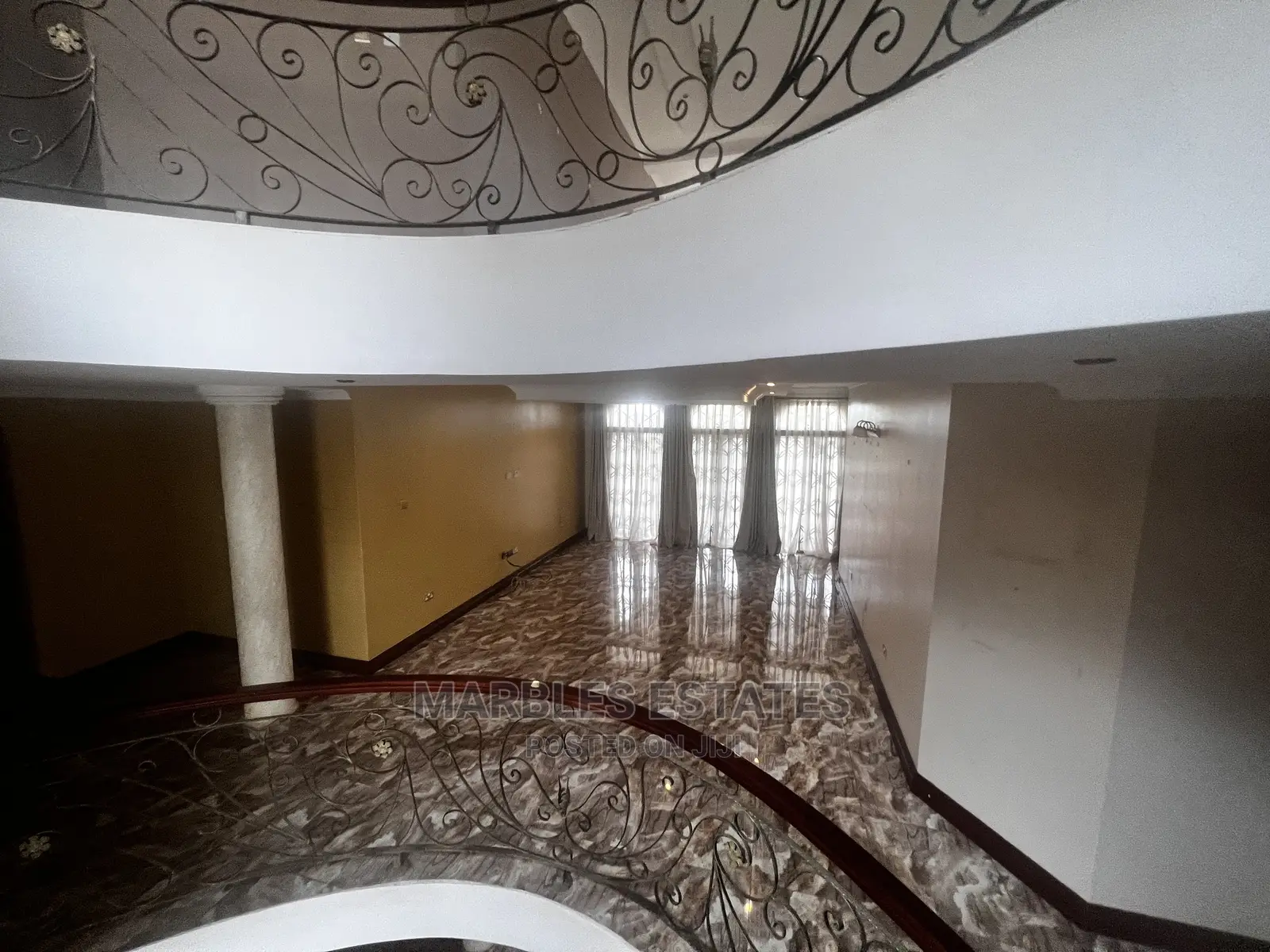 7bdrm Mansion in Mbuya, Central Division for Sale