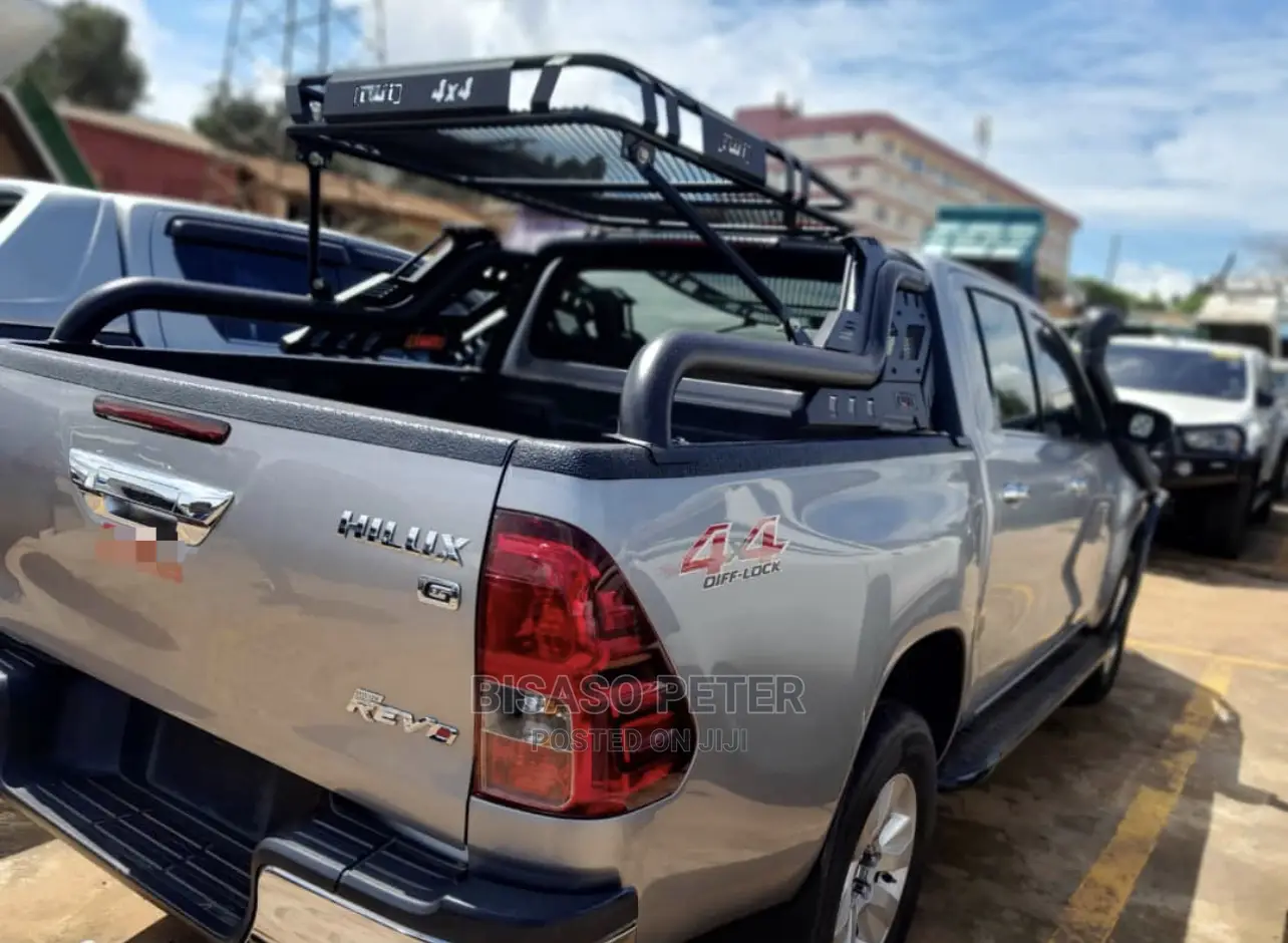 Toyota Hilux SR 4x4 2015 Silver