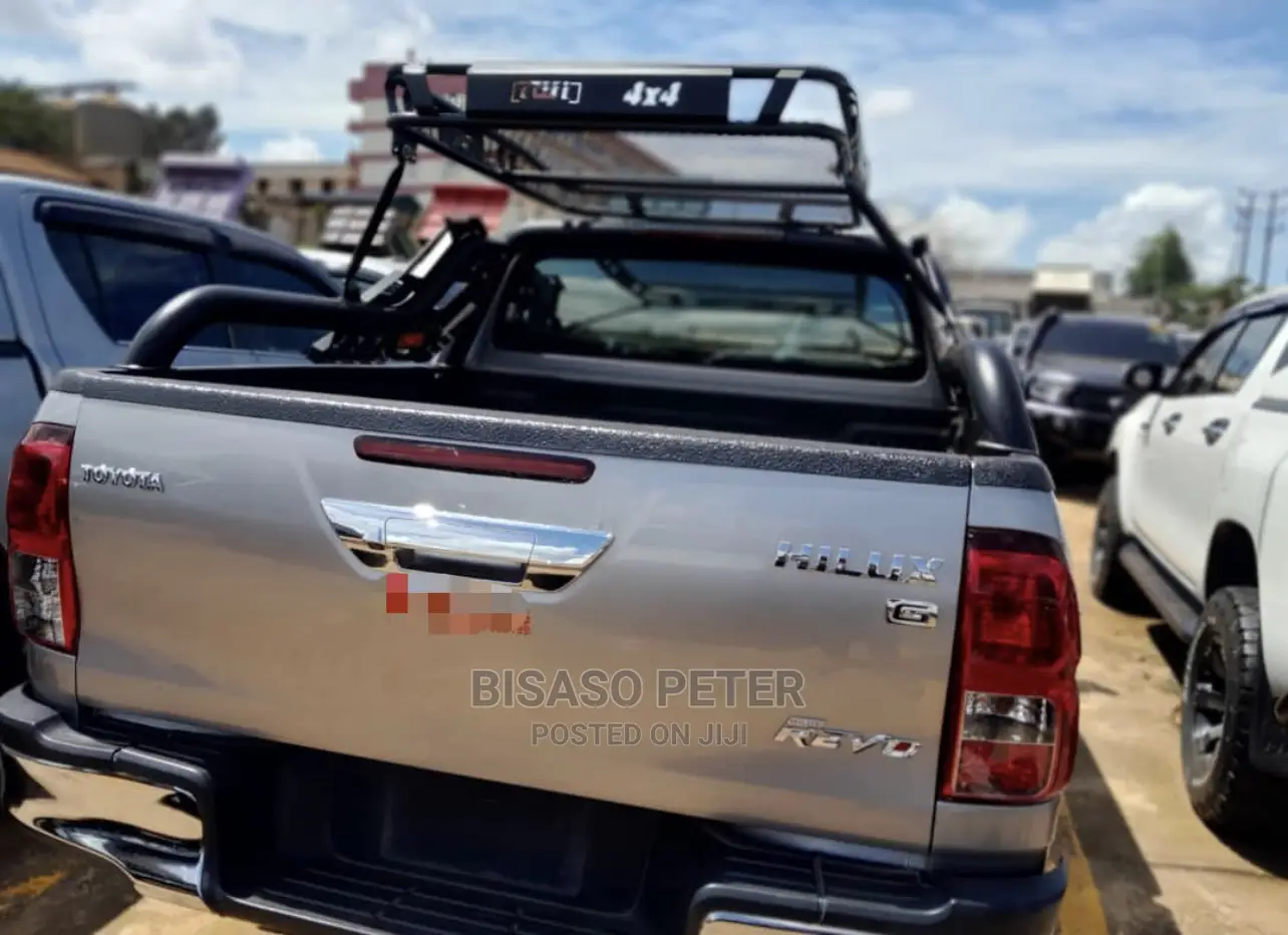 Toyota Hilux SR 4x4 2015 Silver
