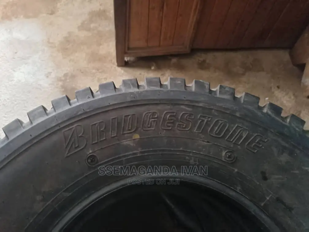 750r16 Bridgeston Made in Japan