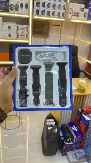 Hainoteko Smartwatch With 4 Straps and Calling