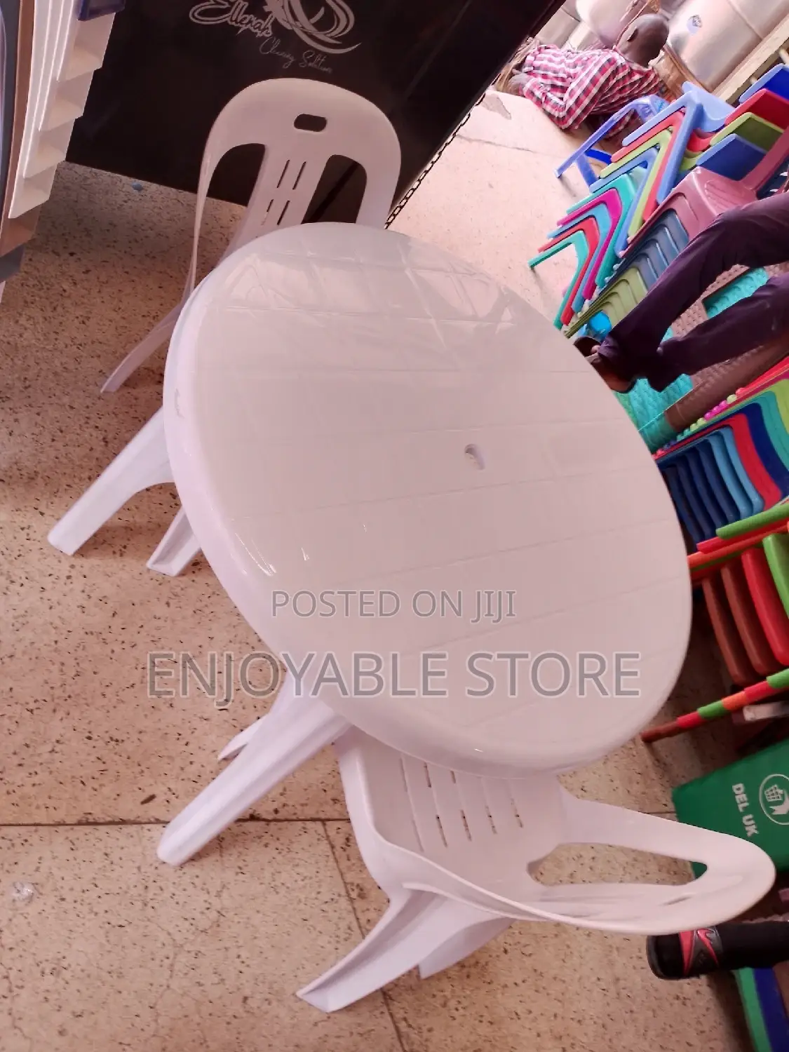 Plastic Table(Round)