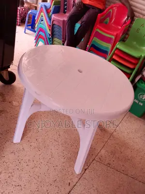 Plastic Table(Round)