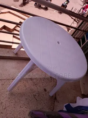 Plastic Table(Round)