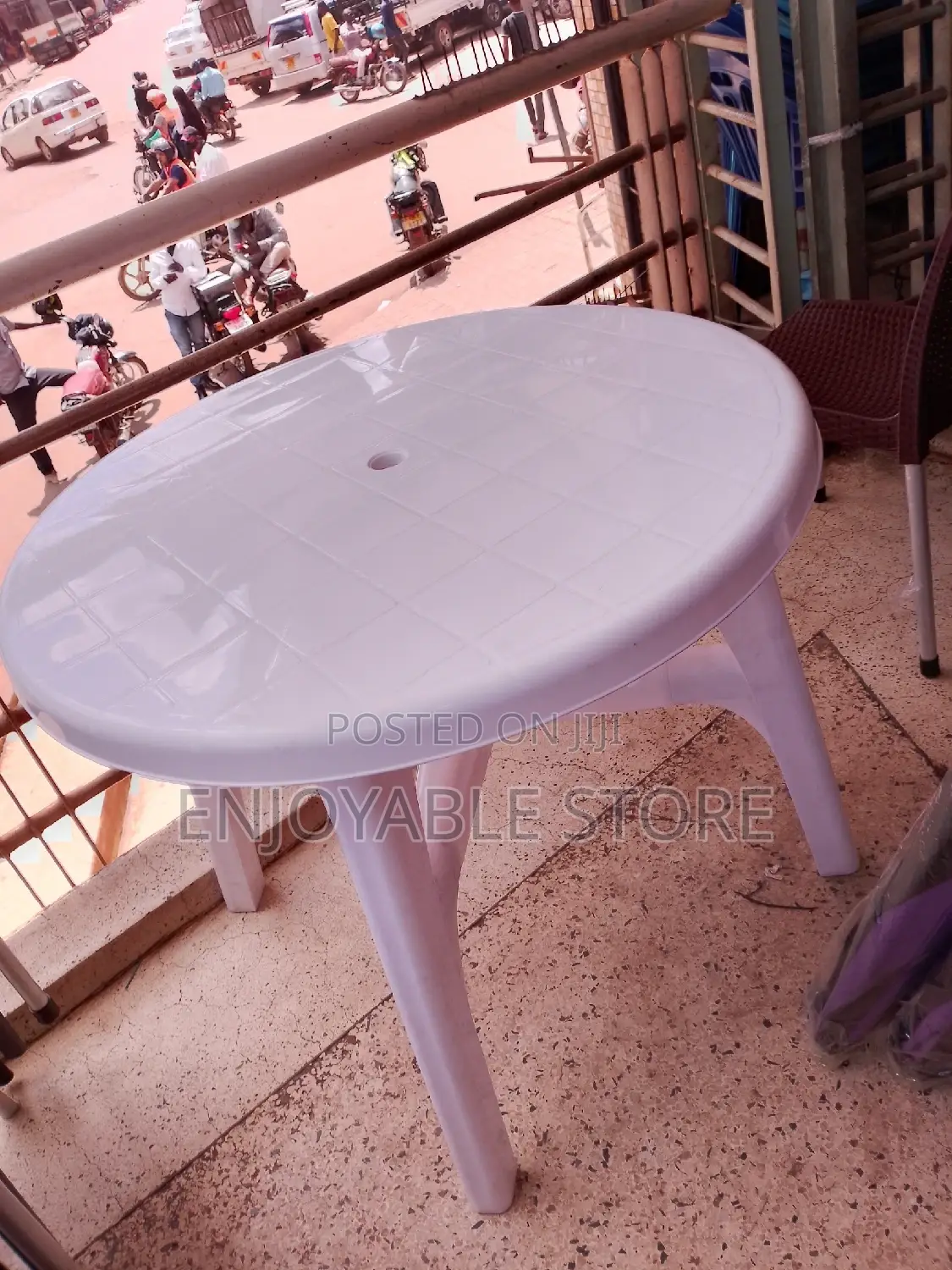 Plastic Table(Round)