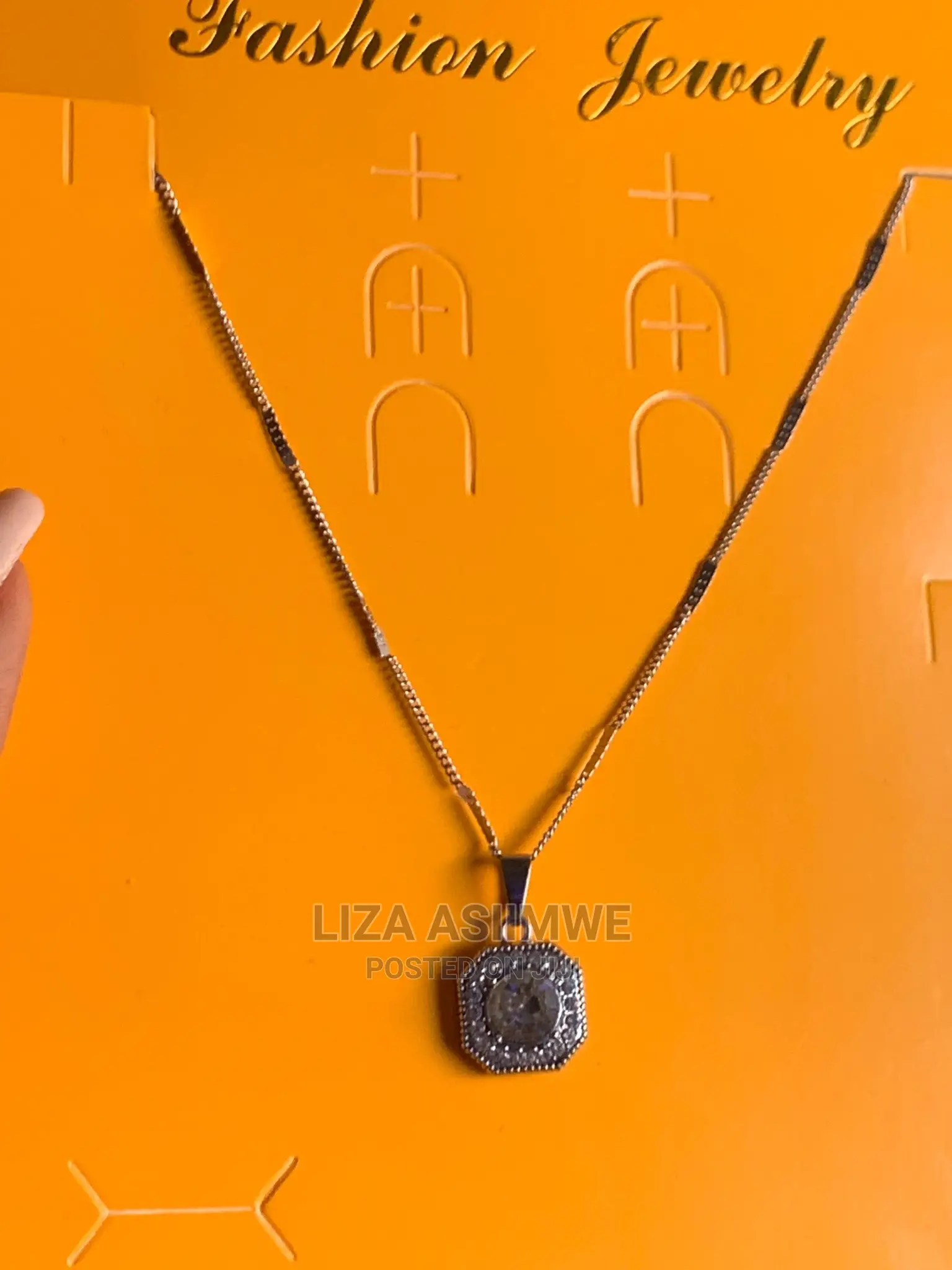 Simple Lady’S Necklaces Available