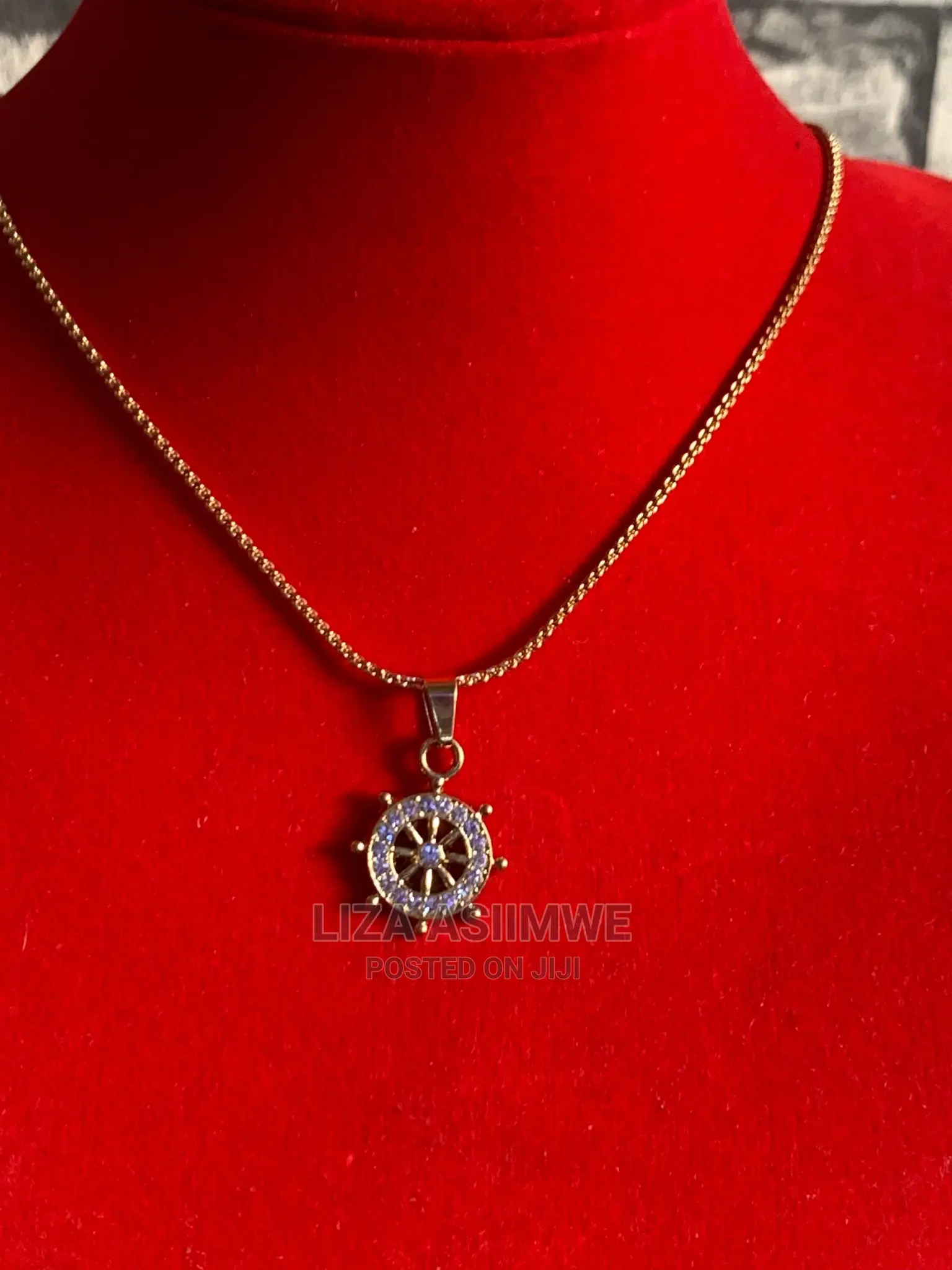 Simple and Elegant Lady’S Necklaces Available