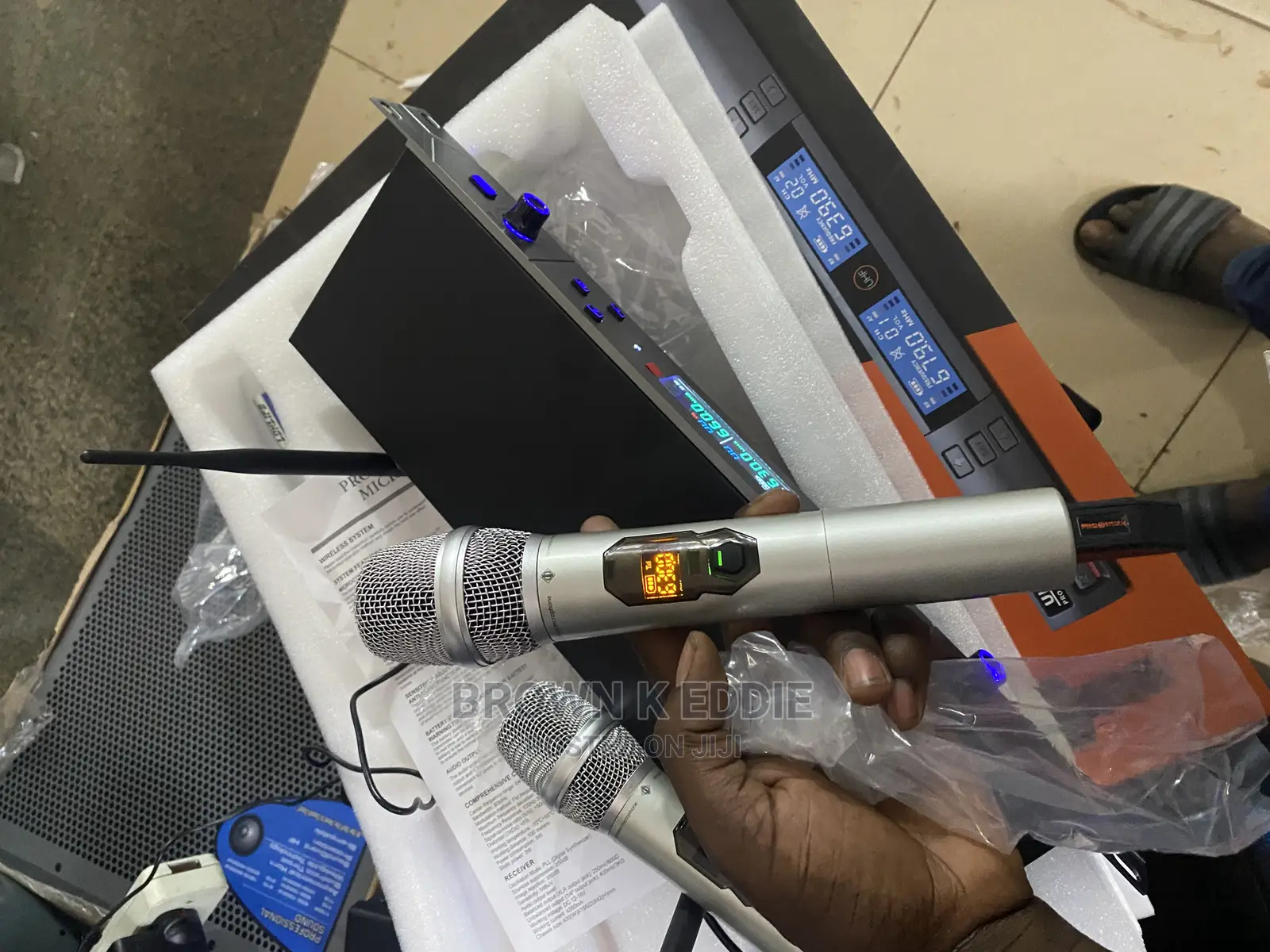 Masterpiece UHF Wireless Microphone