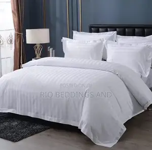 Duvet Cover With Four Pieces