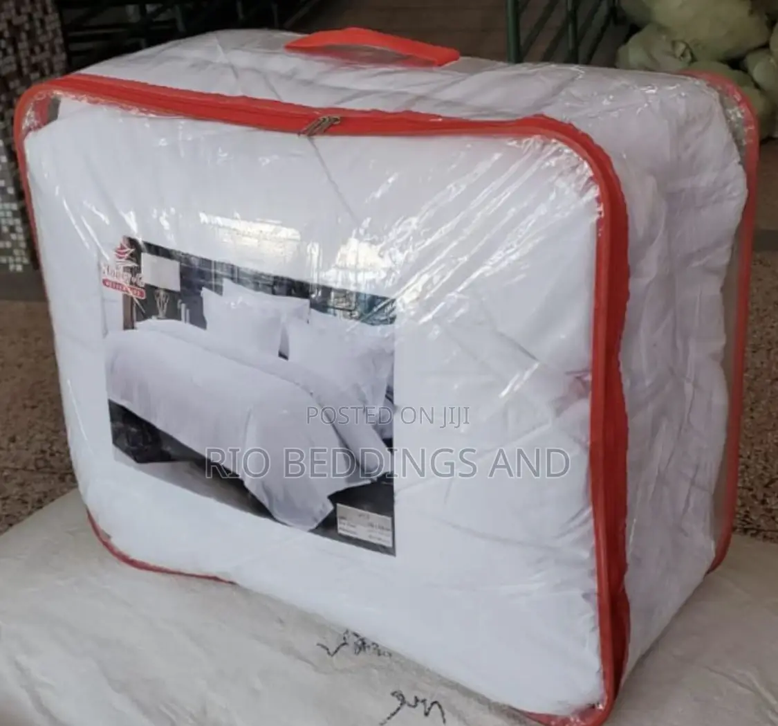Duvet Cover With Four Pieces