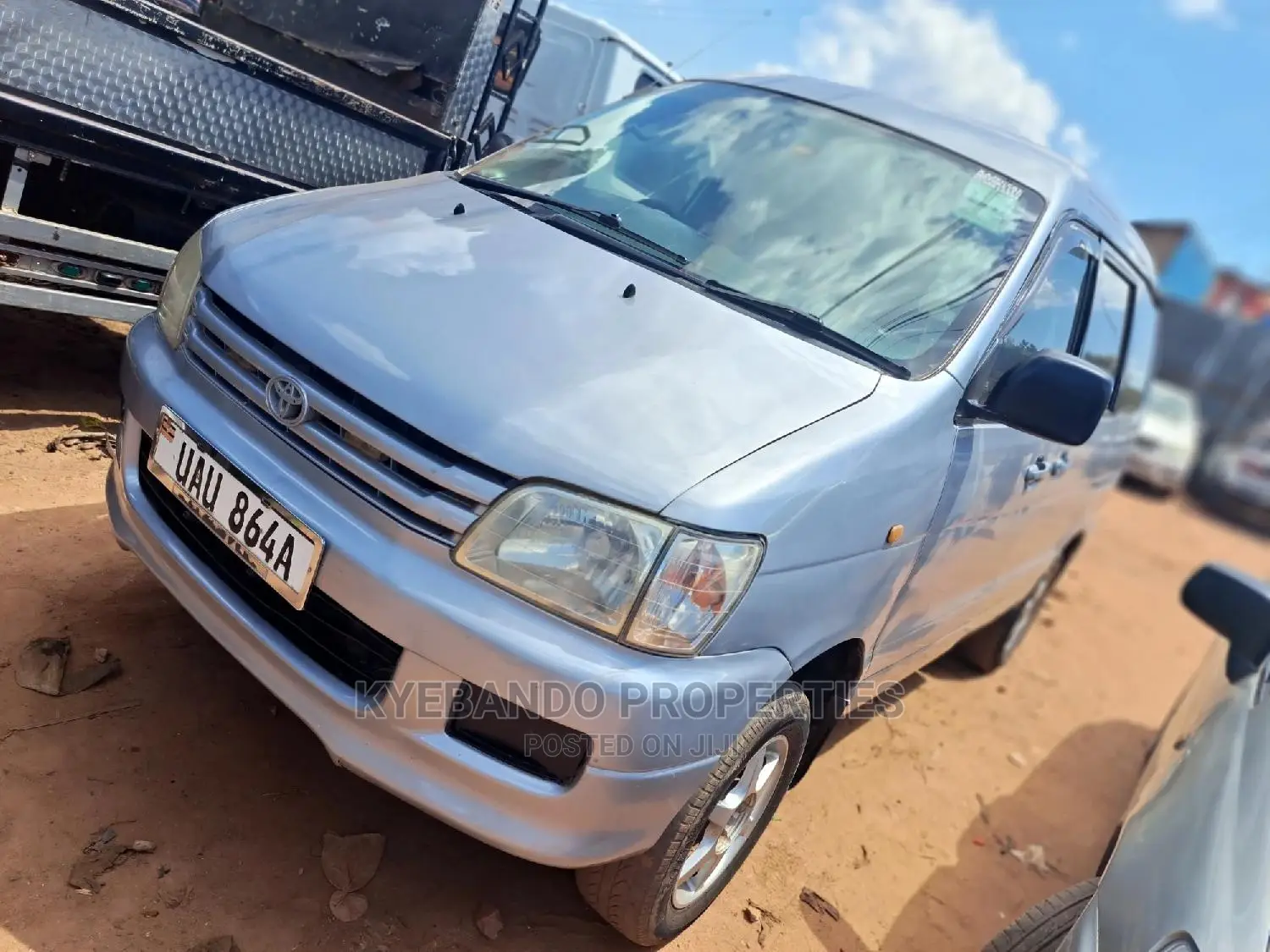 Toyota Noah 2.0 FWD (8 Seater) 2001 Silver