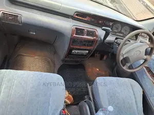 Toyota Noah 2.0 FWD (8 Seater) 2001 Silver