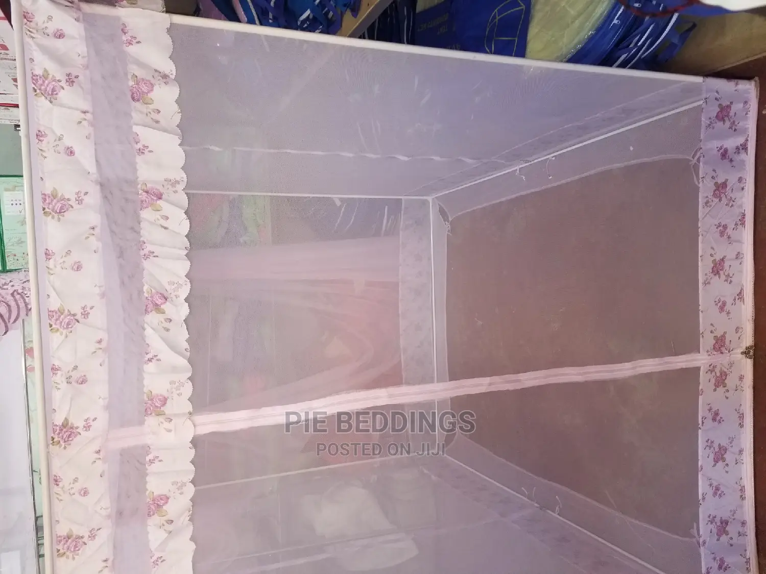 Steel Frame Mosquito Nets That Fit on the Bed