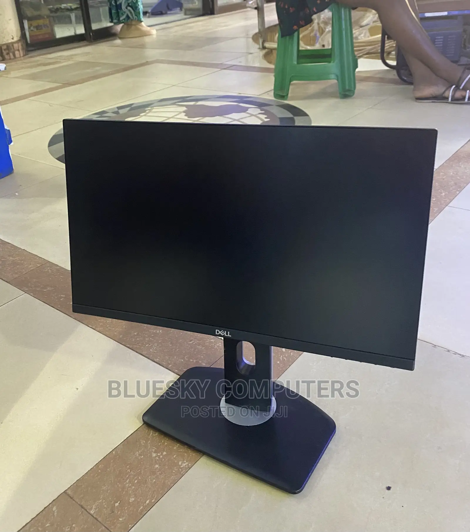 22 Inches Flameless Ips Monitor