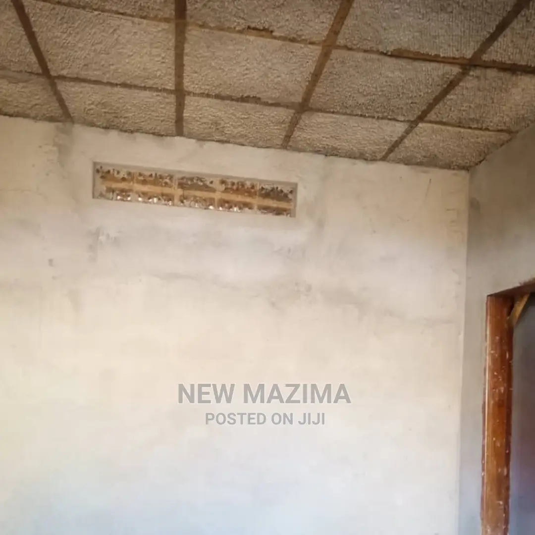 2bdrm House in Kajjansi Ntebe Rd, Central Division for Sale