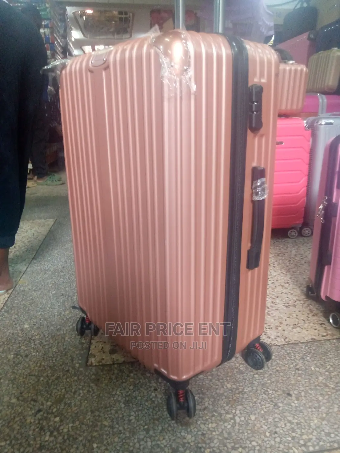 Vip Executive Plastic Suitcases.Meduim.( Gold)