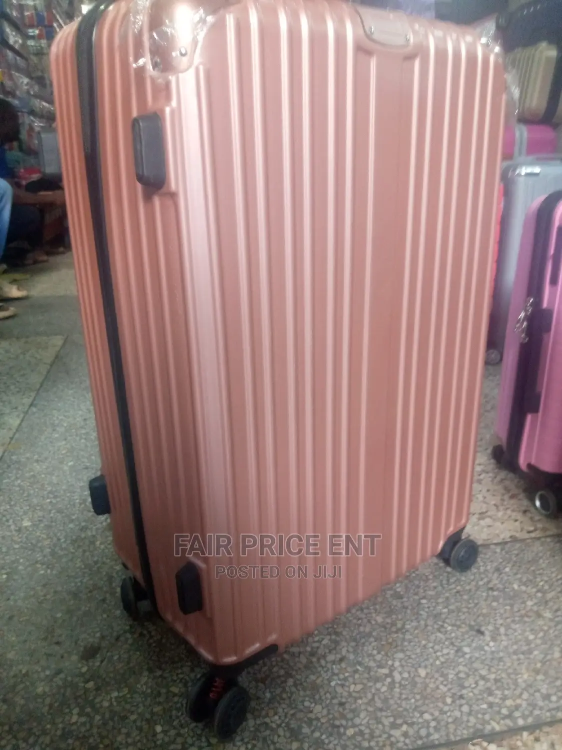 Vip Executive Plastic Suitcases.Meduim.( Gold)