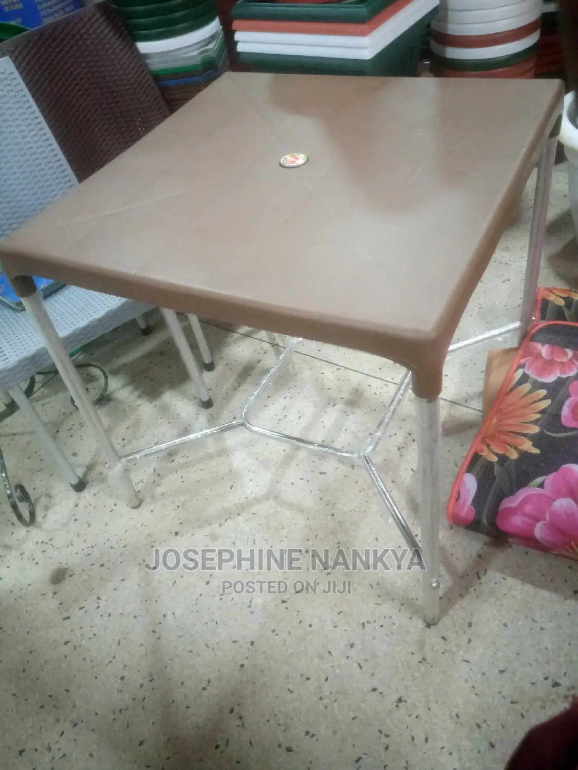 Plastic Dining Table, Round, With Metallic Legs