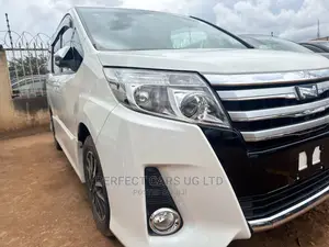 Toyota Noah 2.0 AWD (8 Seater) 2015 White