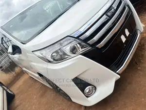 Toyota Noah 2.0 AWD (8 Seater) 2015 White