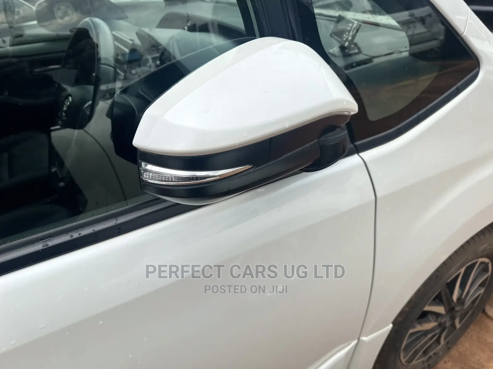 Toyota Noah 2.0 AWD (8 Seater) 2015 White