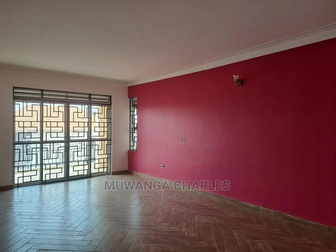 5bdrm Duplex in Fs Properties Ltd, Central Division for Sale