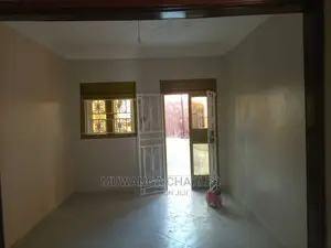5bdrm Duplex in Fs Properties Ltd, Central Division for Sale