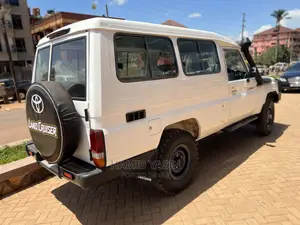 Toyota Land Cruiser 2015 White