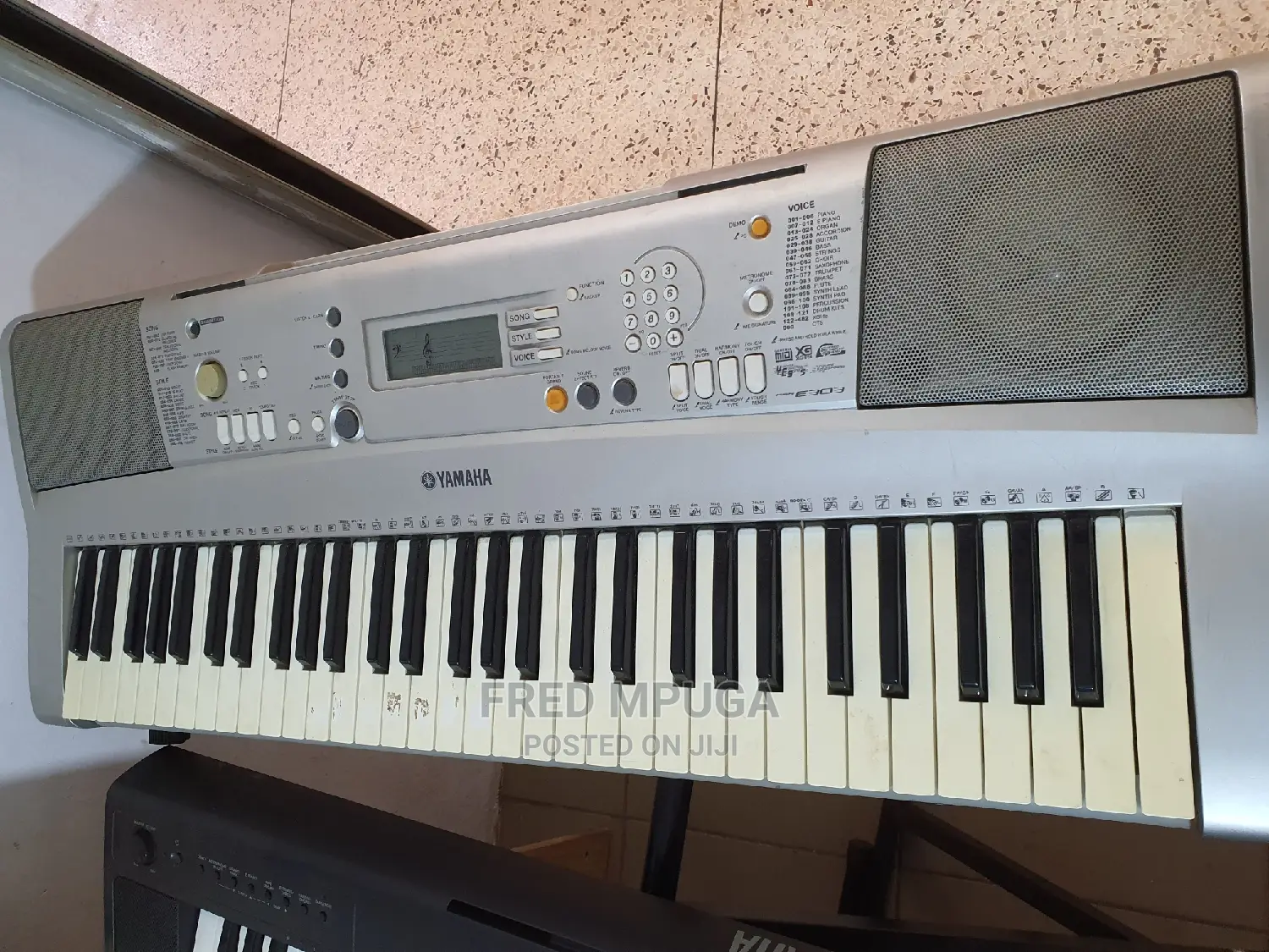Yamaha Keyboard PSR E303
