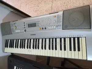 Yamaha Keyboard PSR E303