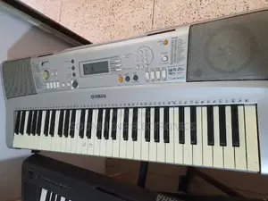 Yamaha Keyboard PSR E303