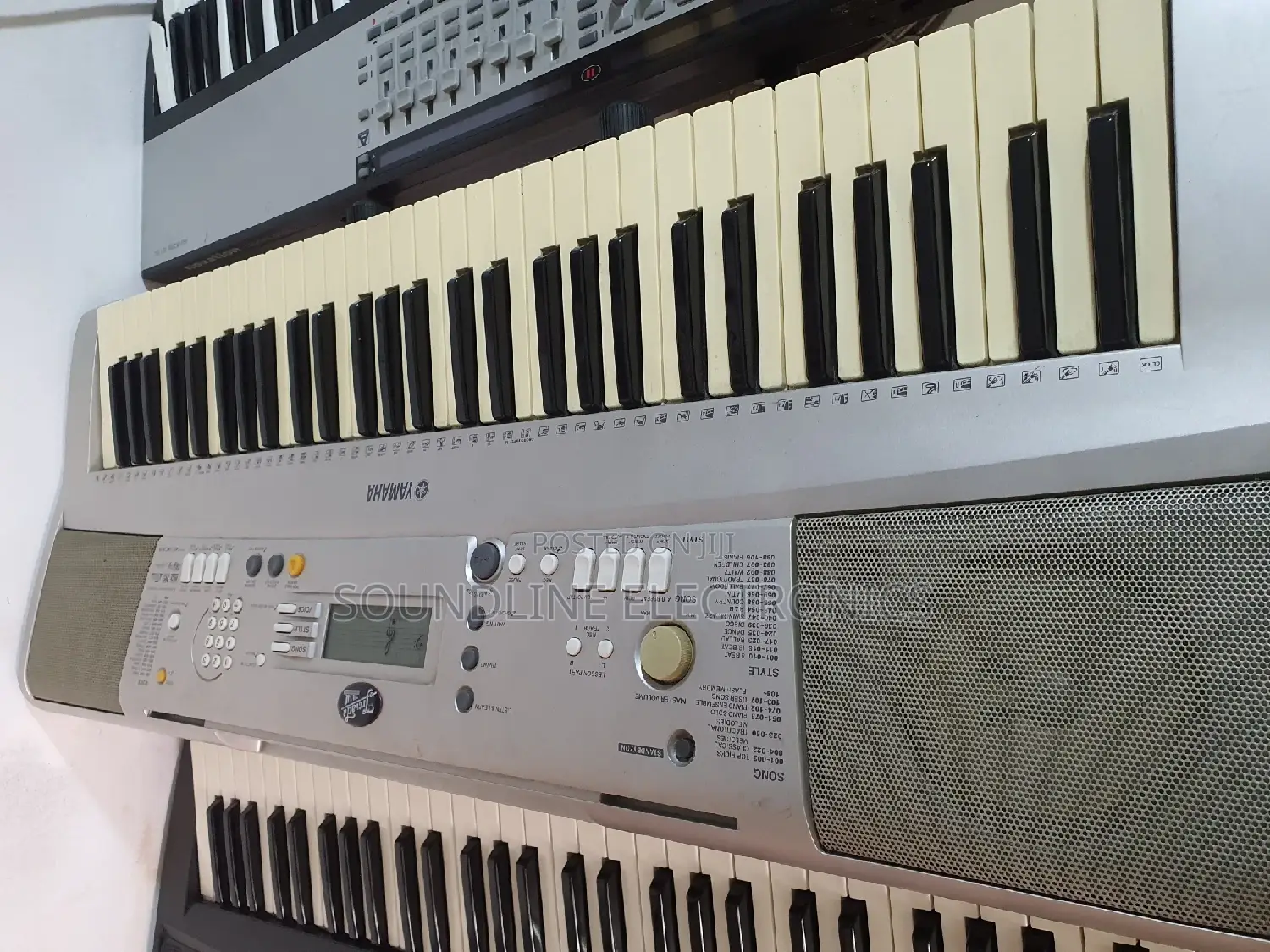 Yamaha Keyboard PSR E303