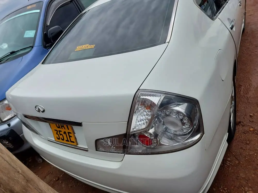 Nissan Fuga 2006 White