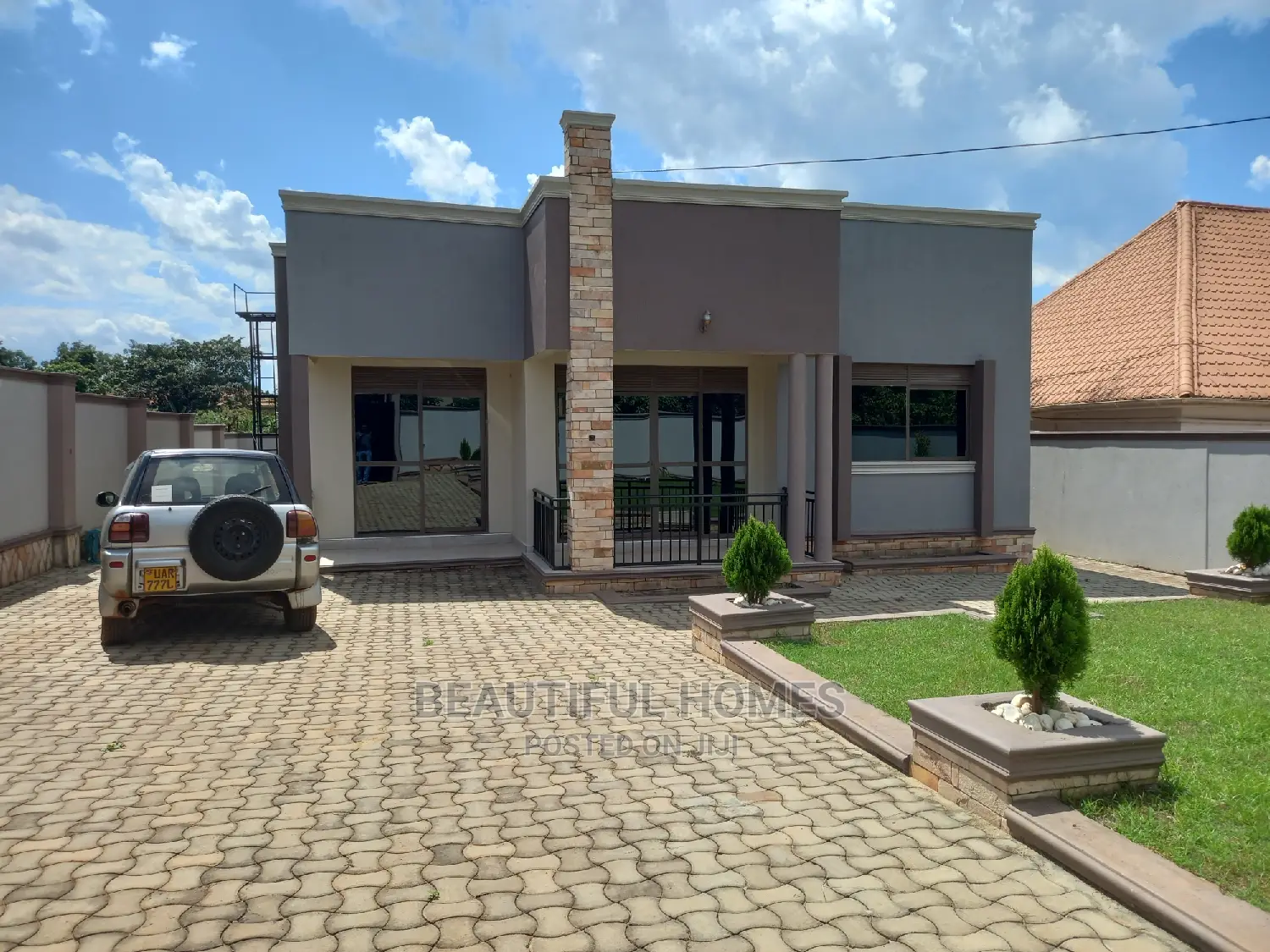 Furnished 4bdrm House in Kira for Sale