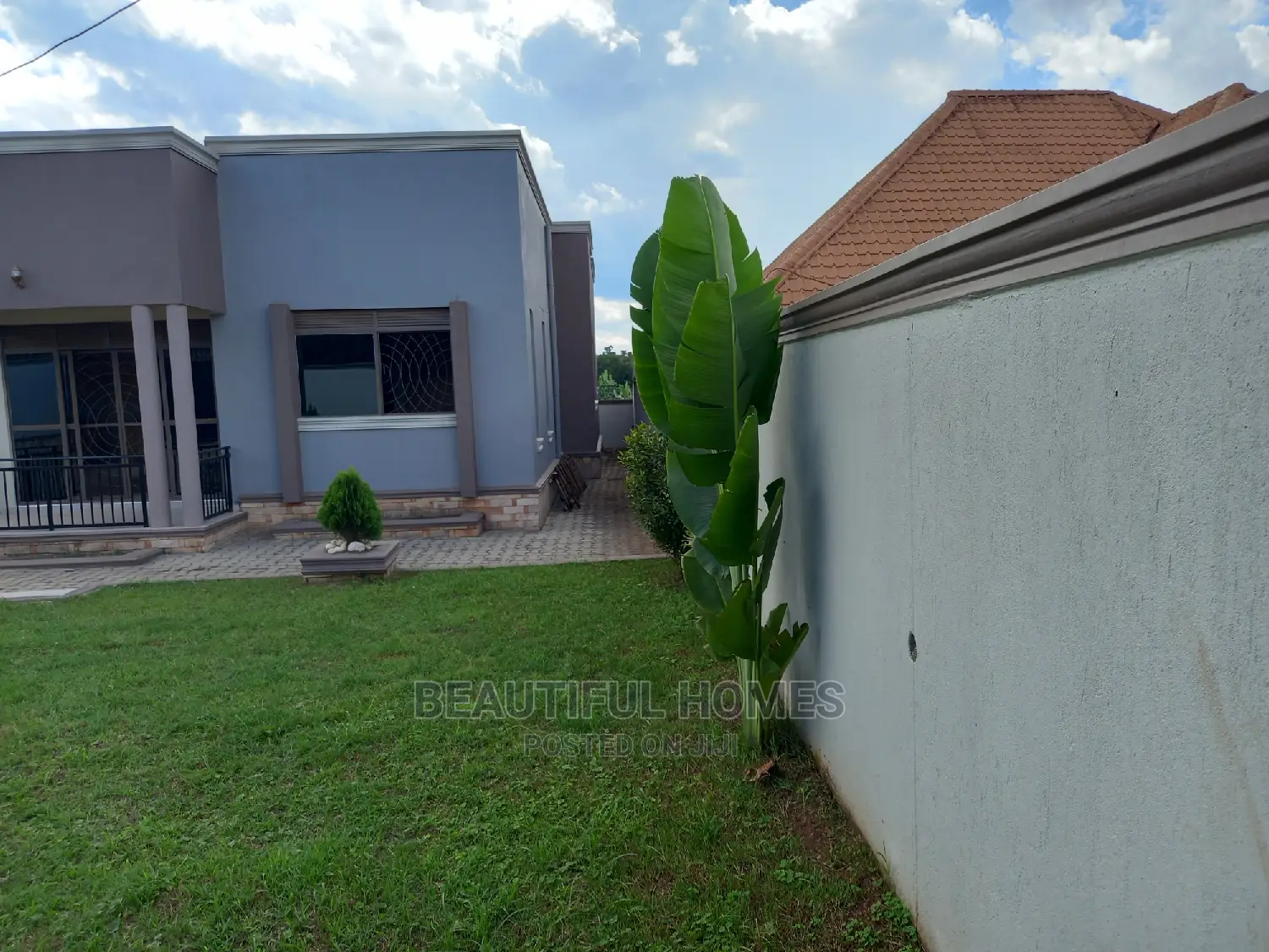 Furnished 4bdrm House in Kira for Sale
