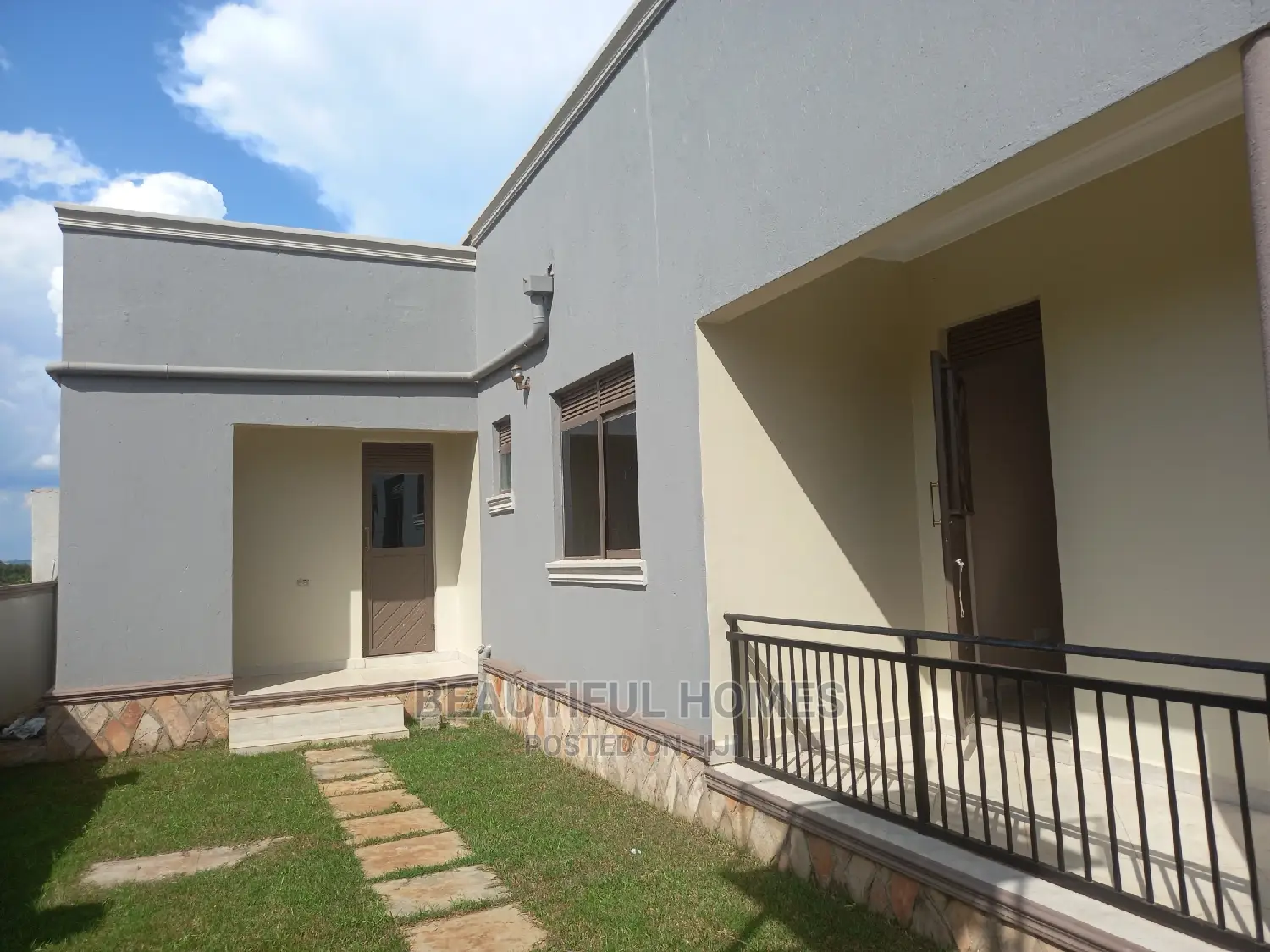 Furnished 4bdrm House in Kira for Sale