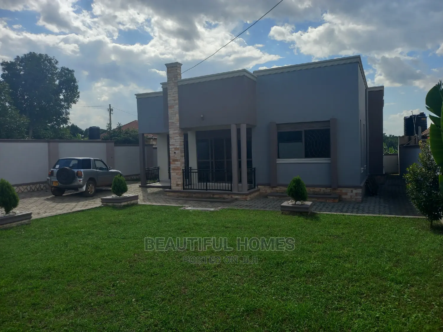 Furnished 4bdrm Bungalow in Kira for Sale