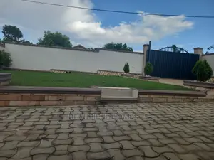 Furnished 4bdrm House in Kira for Sale