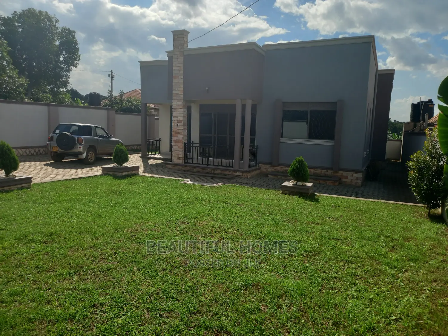 Furnished 4bdrm House in Kira for Sale