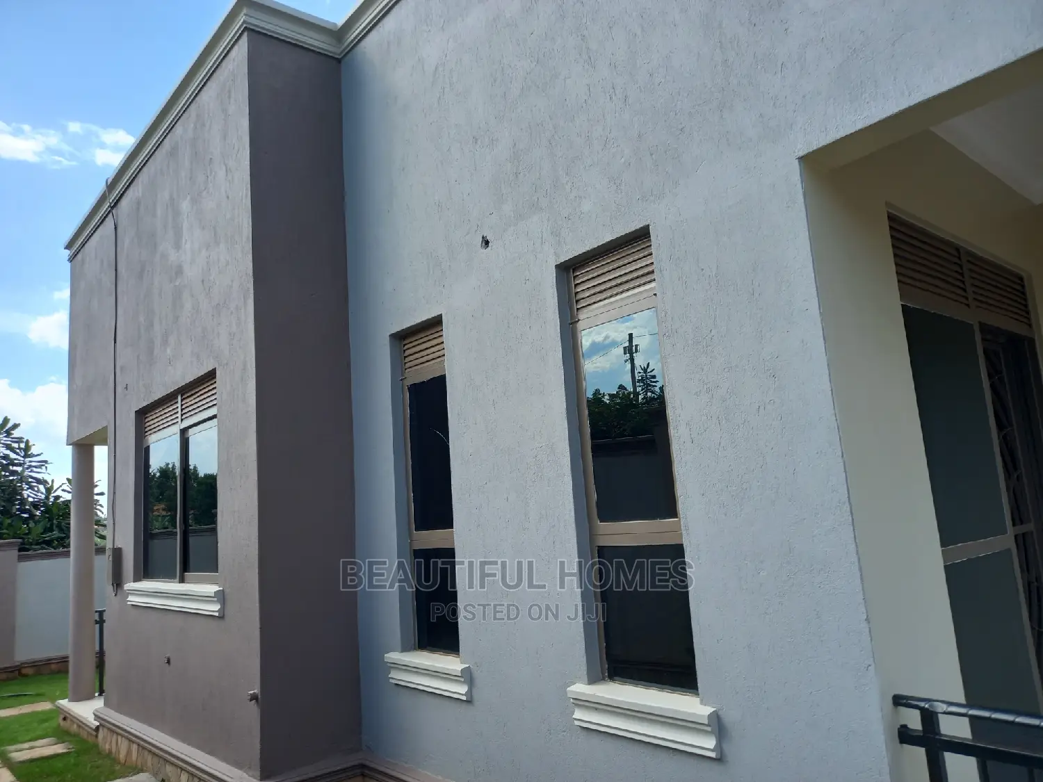 Furnished 4bdrm Bungalow in Kira for Sale
